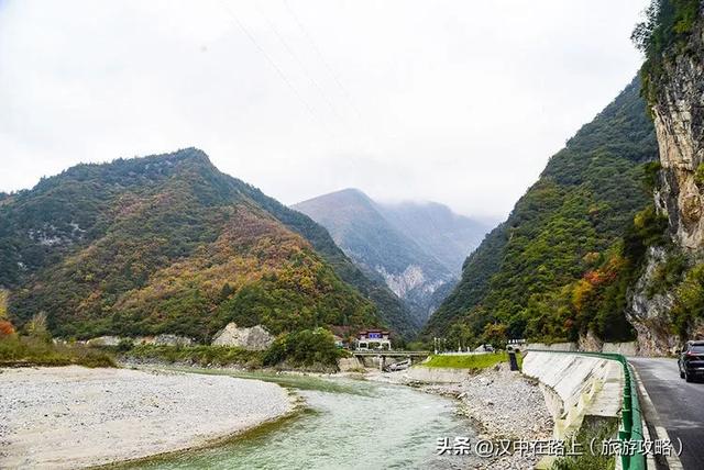 汉中出发沿嘉陵江跨省自驾，把秦巴深秋的美景装进车窗～图片
