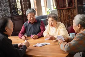 养老金上涨，70周岁以上的老人将多领钱，最高达280元，是真的吗图片
