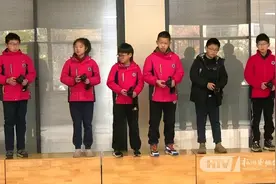 厉害了！杭州10岁“小孩姐”拿下首位女冠军！“感觉很有面子……”图片