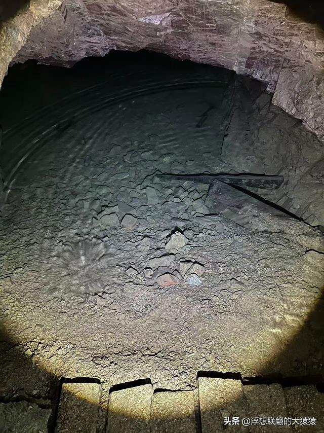 莱芜苗山镇铜山村里的汉代铜矿洞