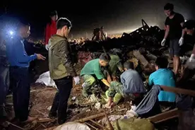 30人被炸死，战火烧到中国边境，中国外交部发话了图片