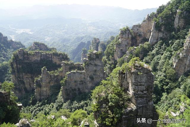 杨家界千米悬崖上的天空之路，揭秘杨家界“天然雕塑群”