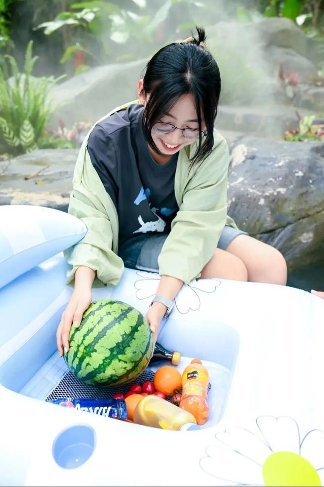 树“隧道”、海上潮玩、峡谷氧吧、飞瀑流泉……解锁山海清凉之旅→