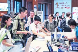 运动会京海国际假日酒店驻点专班用心用情服务媒体 “你们的热情服务，让我们感受到了海岛的温暖”图片