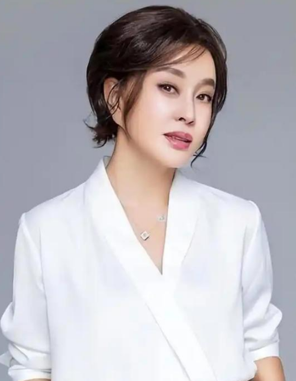 钱再多有什么用？75岁的"风流妖精"刘晓庆，已经走上另一条道路