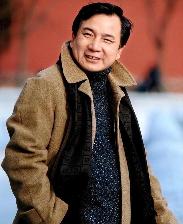 京A88888的车主是谁？多国首脑在他的车上签名	，一辆车价值2个亿