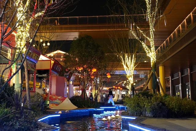 四川隆昌新街里，一半新潮，一半古韵，在时尚街区触摸城市的历史