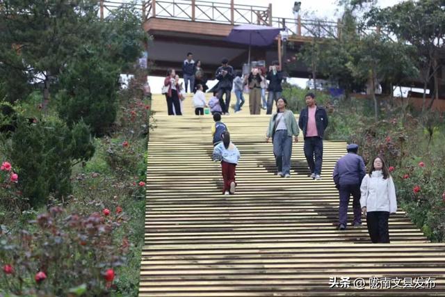 山水风情总相宜——国庆中秋假期首日文县天池迎客来