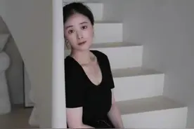 41岁的“大码”明星蒋欣，瘦身成功后神似范冰冰，纤纤细腿好迷人图片