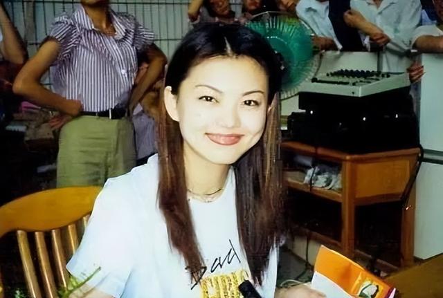 李湘不再隐瞒！坦白与释永信关系亮明态度，亲密照终于有了答案