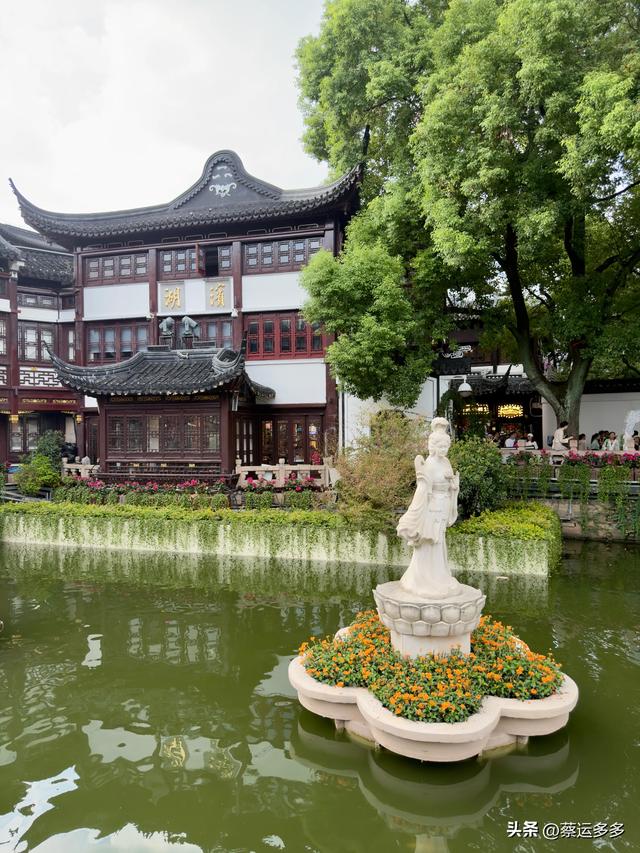 中秋逛豫园，月满人团圆