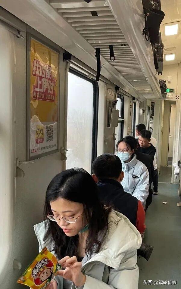 从北国雪原到温暖归途，普铁列车见证冬日中国