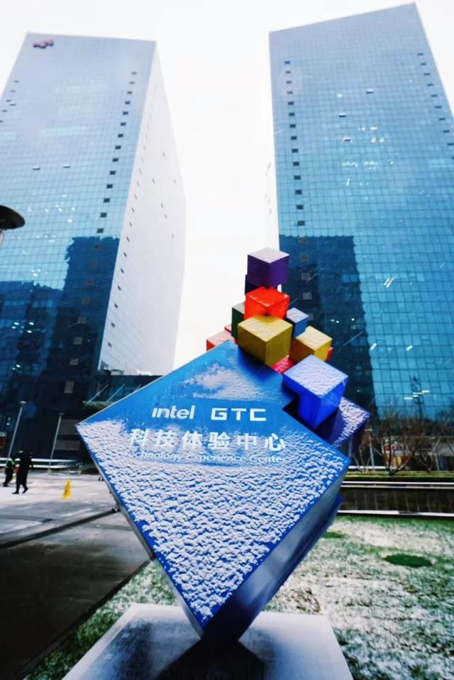 北京初雪限定浪漫！快来打卡中关村产业园地标雪景