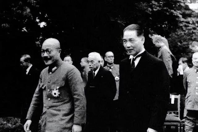 陈赓向主席介绍一人：这我兄弟，毛主席：你可知道他是我什么人？