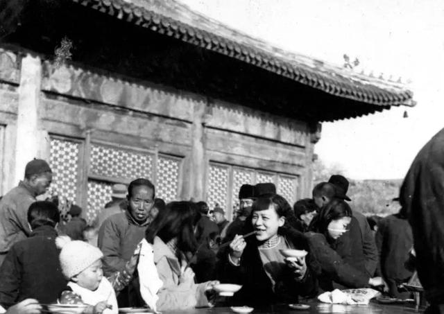 32年前一场大火，北京地标商圈传奇就此陨落，重建后热闹喧嚣不再