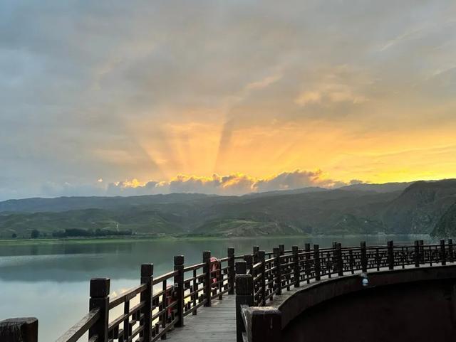 浪浪山是生活 天梯山是远方