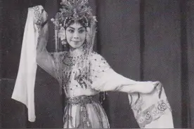 京剧名家李玉茹：阴差阳错一炮走红，54岁再婚嫁给曹禺泪交流图片