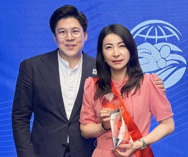 结婚13年，44岁郭晶晶再次迎来喜讯，全网恭喜，终于等到这一天