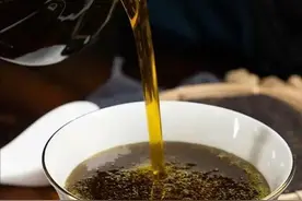 菜籽油再次成为关注对象！医生建议：吃菜籽油时，一定要注意3点图片