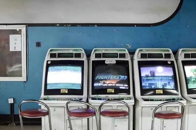 一夜变脸的“游戏天堂”，攻陷中年男人