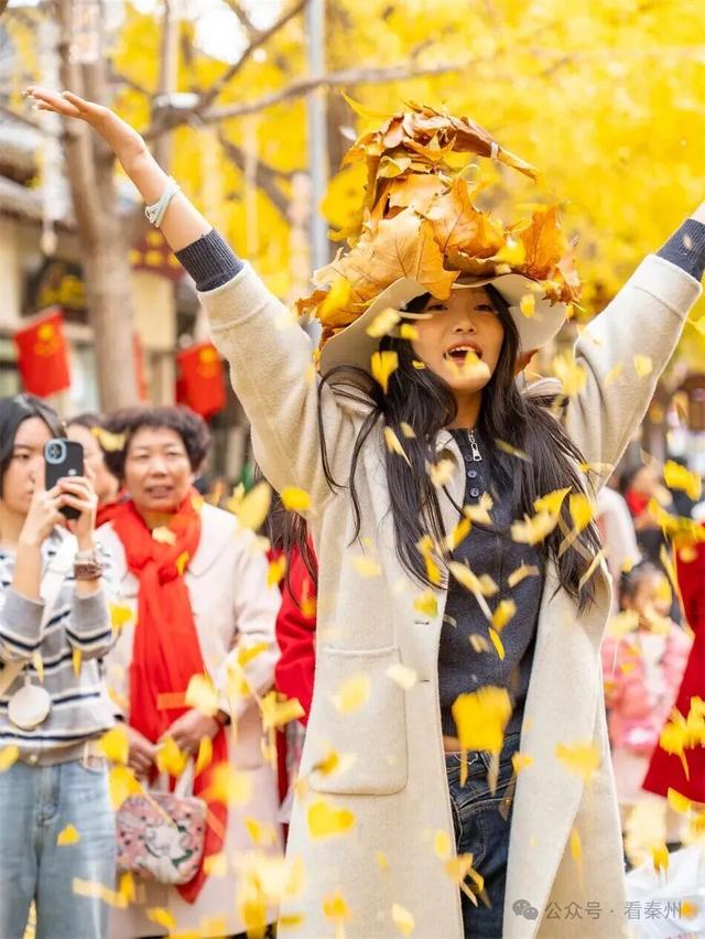 比人山人海还火爆的场面！就在天水“黄金大道”…