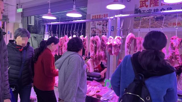 轨道直达的赶场地!地方超大,东西多,买菜这些超方便