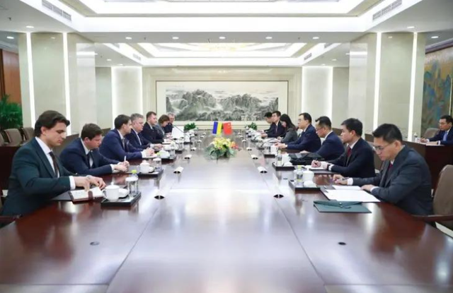 翻脸比翻书快！泽连斯基对华突下黑手，中方回应尽显大国风范