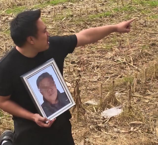 父母妻儿五人被害，男子再发声：10岁儿子本躲过一劫外出求助被杀，案发当天自己被凶手儿子拉黑