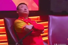 真尴尬！世乒赛播出王励勤打败马琳的视频，镜头还特意给到马琳！图片