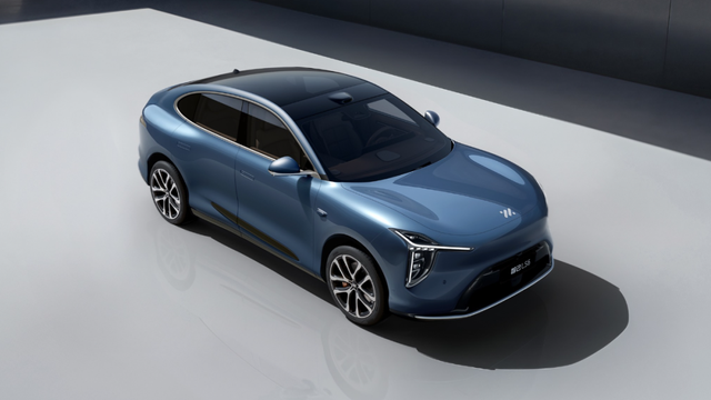 AI催生汽车形态再次进化，上汽新赛道技术创新高峰论坛召开