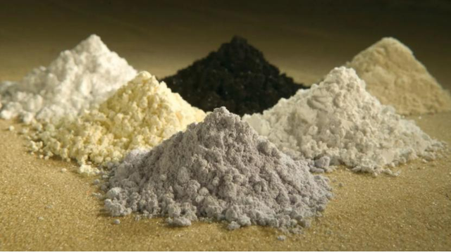 中美会谈结束，特朗普表态，美财长：中国稀土限制，将推迟一年