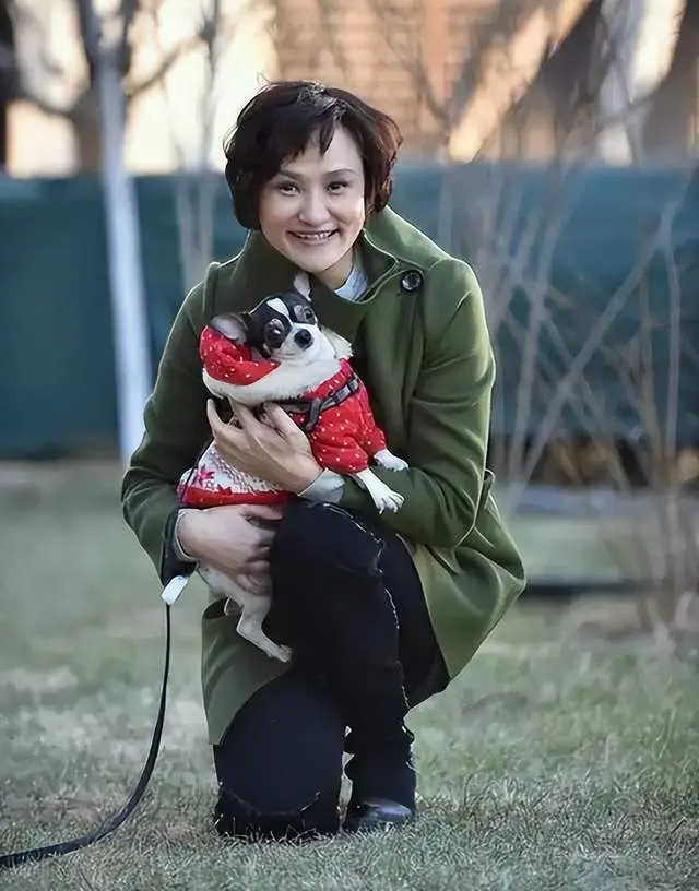 郭晶晶没想到，移居美国惨遭丈夫抛弃的高敏，已走上另一条上坡路