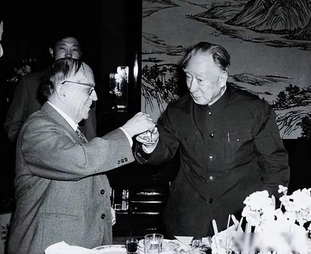 薄一波的两位亲家身份曝光！一位少将一位副国级	，都是传奇人物