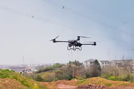 无人机飞手“月入4万”真相：1.8万学费，可能换不来一份工作图片