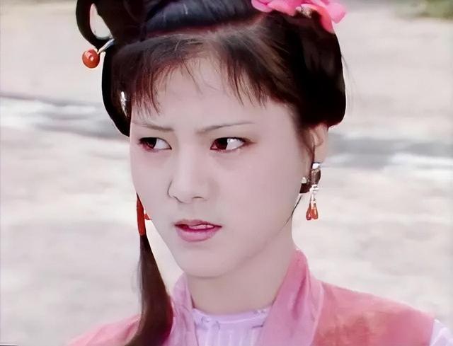 87版红楼梦欧阳奋强说，她太漂亮，自己都不敢正视，只能偷偷看