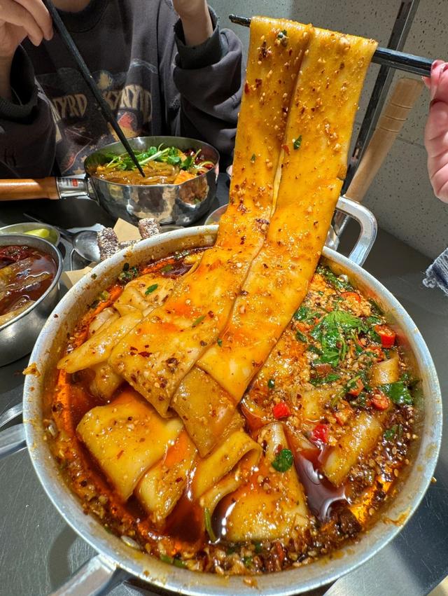 重庆实体店宽粉麻辣烫全套内部技术，花7800才拿到的，可以收藏