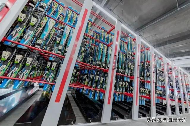 这个冬天，来融创藏马山滑雪场滑雪吧！