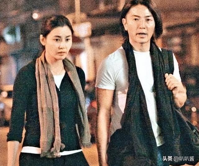 17岁拍三级，30岁被出轨，38岁嫁大佬，如今50岁没孩子还被宠成宝