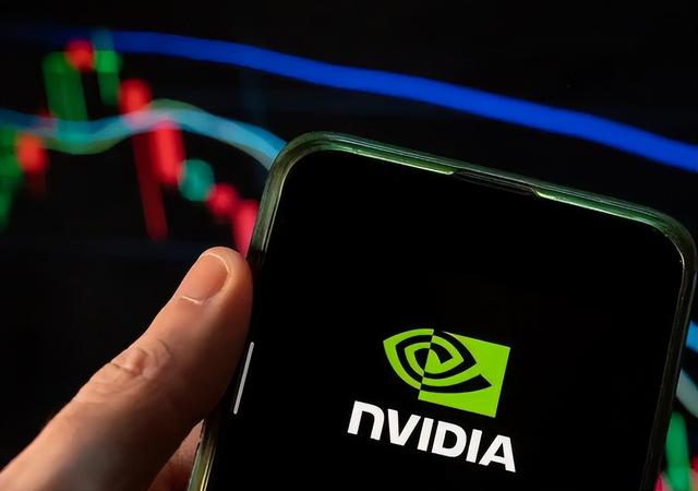 英伟达市值冲破5万亿！芯片巨无霸碾压日德GDP，是神话还是泡沫？