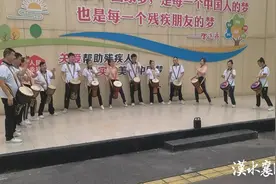 【我们的节日·国庆】迎国庆送温暖 扶残助残在行动图片