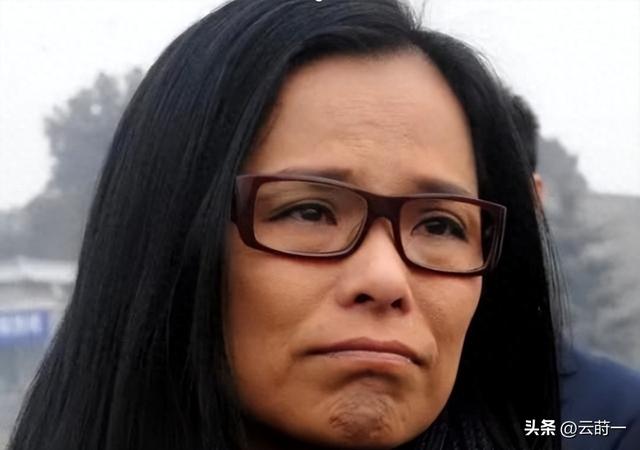 62岁韦唯现状，家暴前夫离世	，车祸脊柱断裂，3个混血儿子已回国