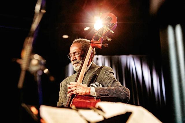 极乐之歌：爱丽丝·柯川的音乐修行