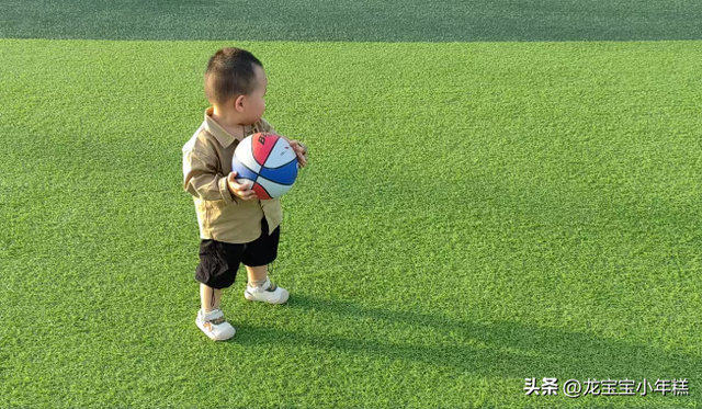 1 岁后娃越玩越聪明？7 个在家就能玩的小游戏，附细节攻略