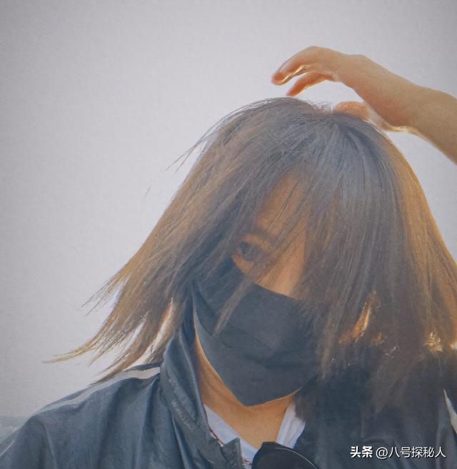 落地凤凰不如鸡！赵薇回老家探亲，全副武装包裹，不敢露脸怕见人