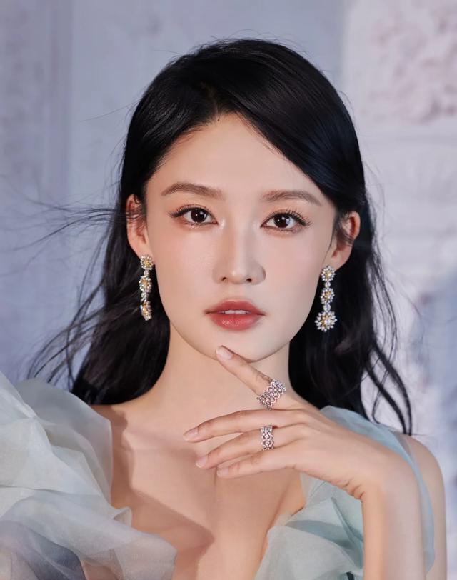 十位“90后”当红女星颜值排行，后两位难分伯仲，来看看都有谁呢