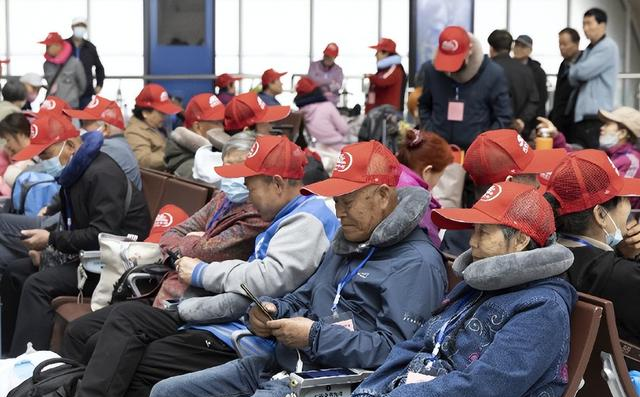 大连奸商骗取244亿养老金，数十万中国老人血本无归 结局大快人心