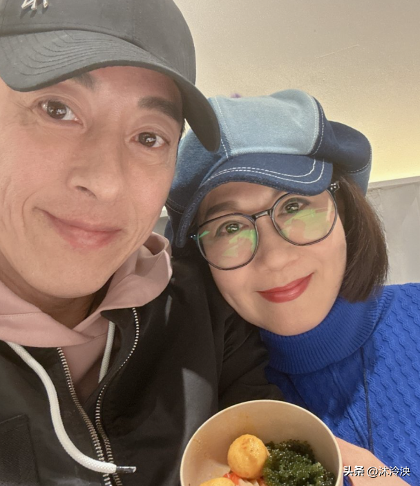 为了不变老，这对夫妻坚持31年不吃肉不生子，如今62岁近况不敢认