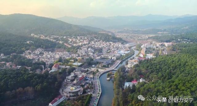 草原阿姨“南下记”：逃离塞北热浪，一头扎进安宁温泉 | 旅居安宁