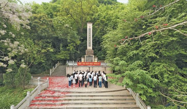 鹿寨中渡西眉山炮楼往事：太平天国、军阀混战、抗战、解放见证者