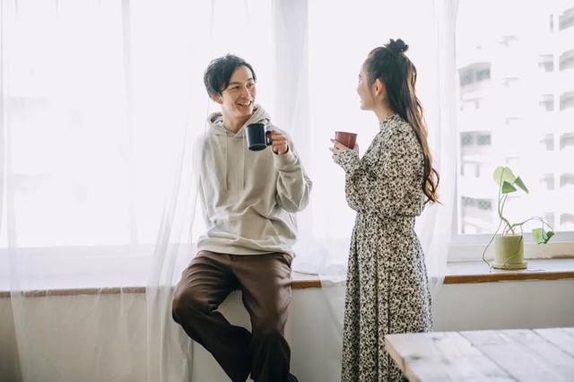 夫妻想恩爱？睡前别刷手机，这4步做好Deeptalk​
